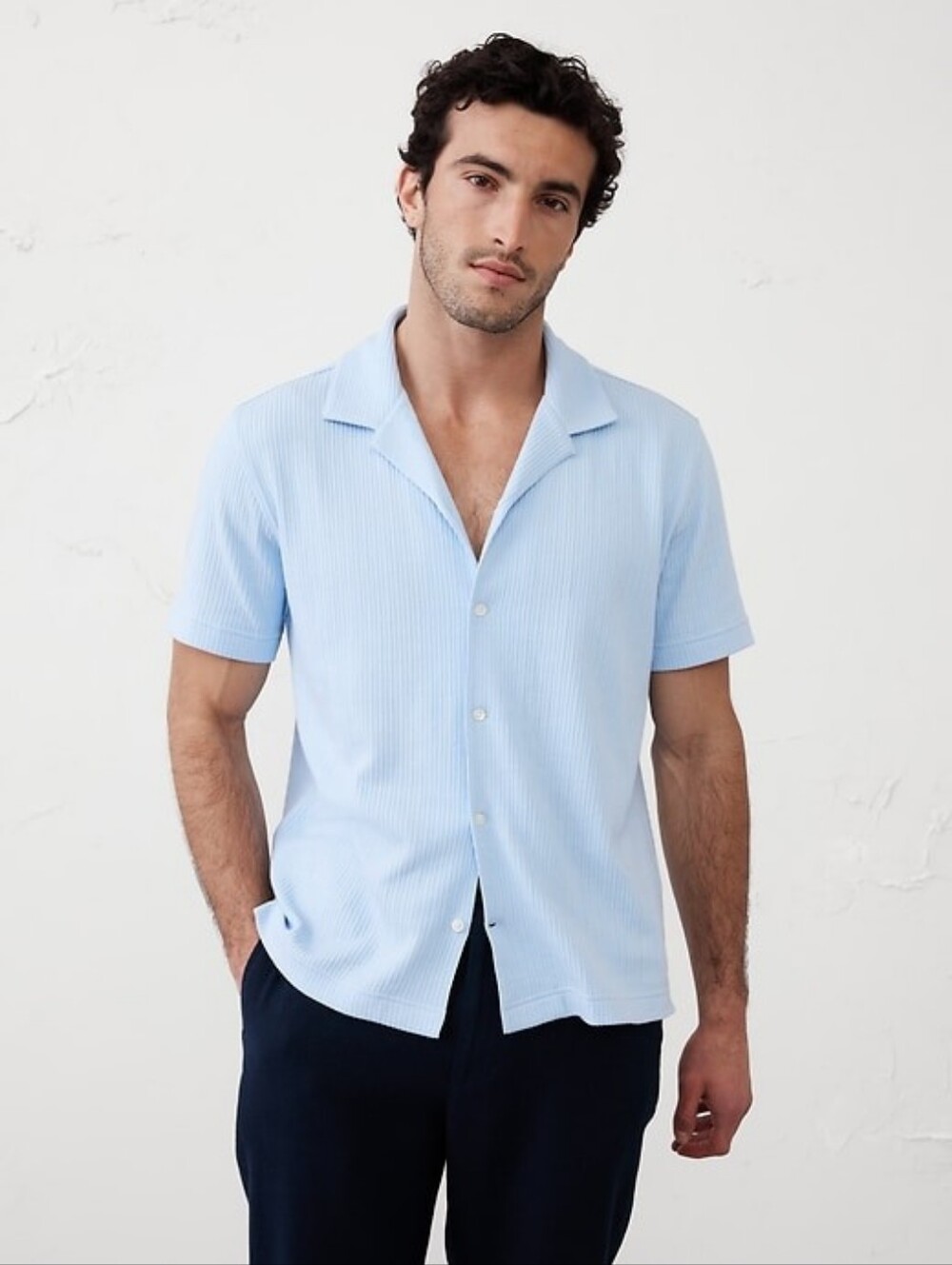 NWT•Banana Republic Crinkle Ribbed Polo•Light Blue Short-Sleeve Button-Up•Large